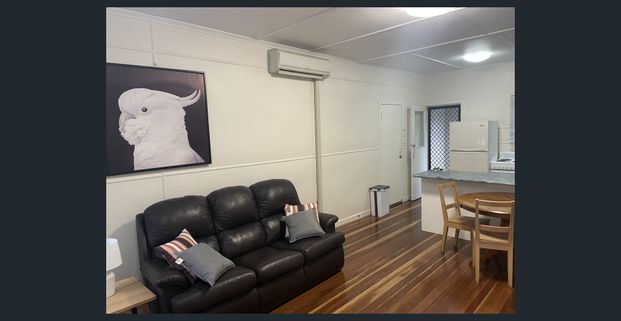 Fully Furnished East Toowoomba Unit! - Available February - Photo 1