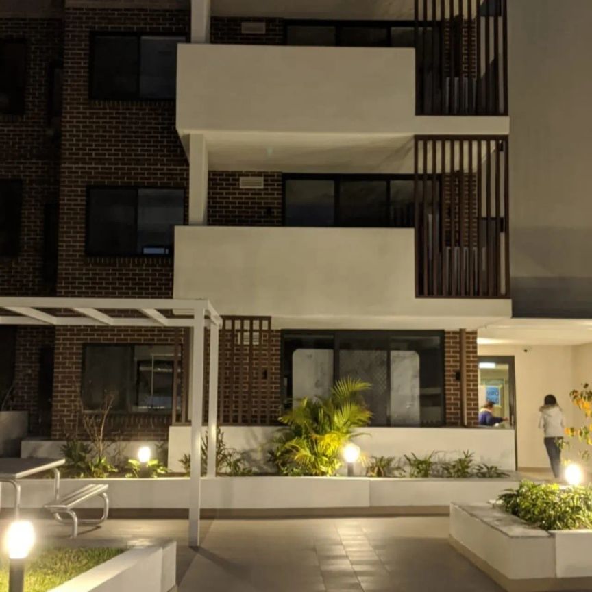 Understated Style - Photo 1