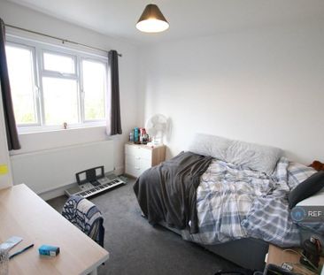 6 bedroom detached house to rent - Photo 4
