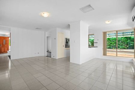 “CONVENIENT LOCATION - EASY CARE FAMILY RESIDENCE” - Photo 4