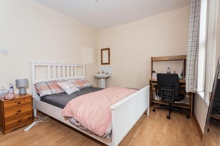 8 Cadogan Street, Belfast, BT7 1QW - Photo 3
