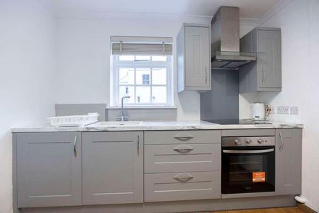 Suffolk Square, Cheltenham, GL50 - Photo 4