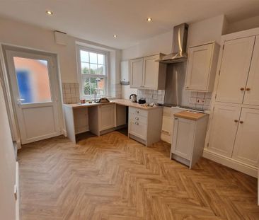 2 bedroom terraced house to rent - Photo 4
