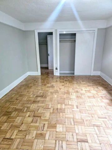 433-435 Sherbourne Street-Warrington Apartments — Bachelor - Photo 4