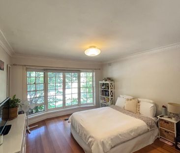 Blackburn South - Photo 3