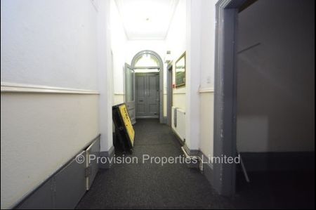 12 Bedroom Houses in Hyde Park - Photo 3