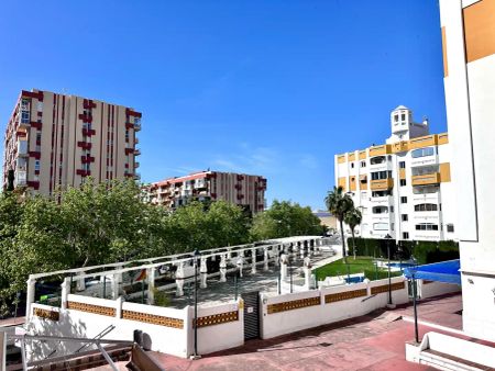 Apartamento de alquiler en Calle Sagitario, Parque de la Paloma - Photo 4