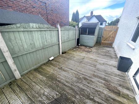 3 bedroom semi-detached house to rent - Photo 2