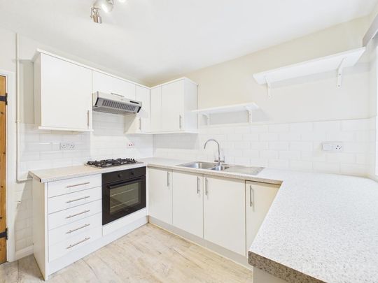 2 bedroom terraced house to rent - Photo 1