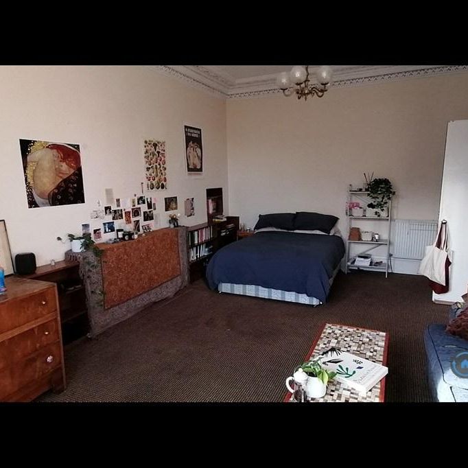 5 bedroom flat to rent - Photo 1