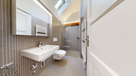 Hochwertige Altbauwohnung - Ihre neue Wohlfühloase im Enge-Quartier! - Photo 5