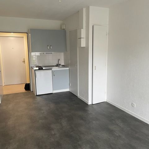 A LOUER STUDIO 20M2 très bon état - PROCHE ISEN ET FACS - Photo 1