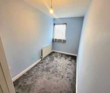 4 bedroom terraced house to rent - Photo 5