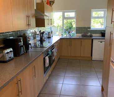 1 bedroom in a house share to rent - Photo 4