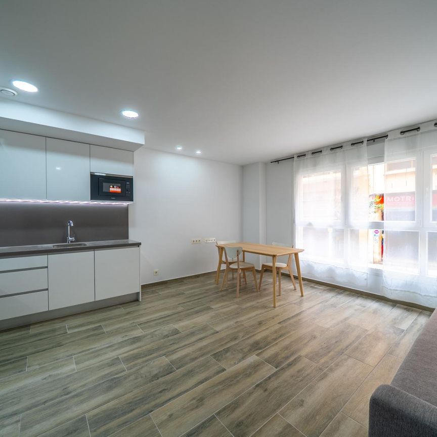 Brand new 2-bed apartment close to central Market Alicante - Photo 1