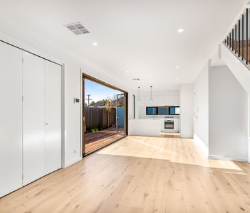 19 Cecil Street, Bentleigh East VIC 3165 - Townhouse For Rent | Domain - Photo 3