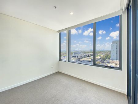 Stunning 2 Bedroom Apartment With City Views! - Photo 3