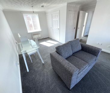 Oysterman House, Marina, Hartlepool - Photo 2