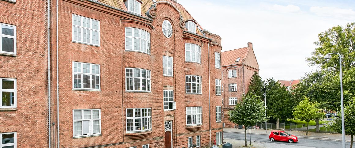 3 værelses lejlighed på 89m2 med altan - Foto 1