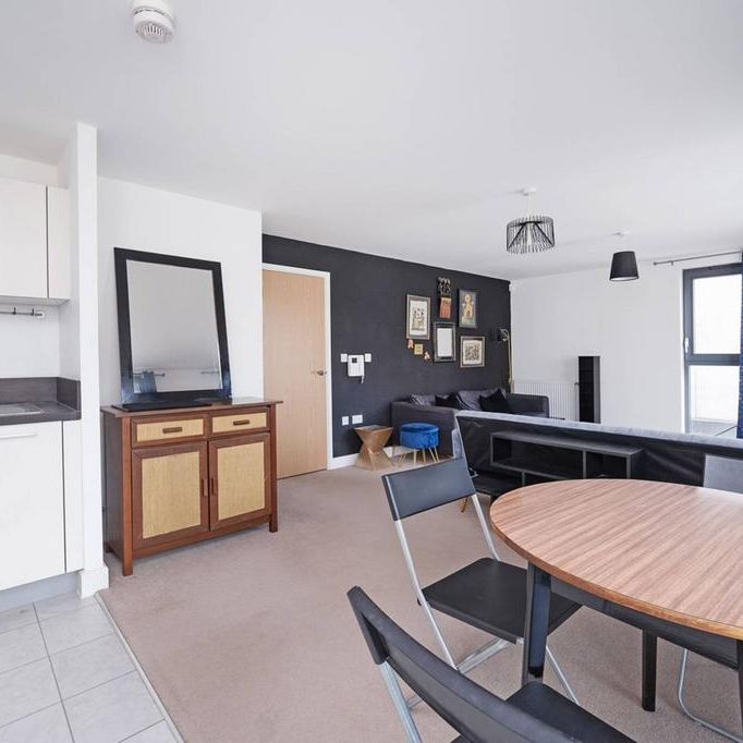 1 bedroom flat to rent - Photo 1