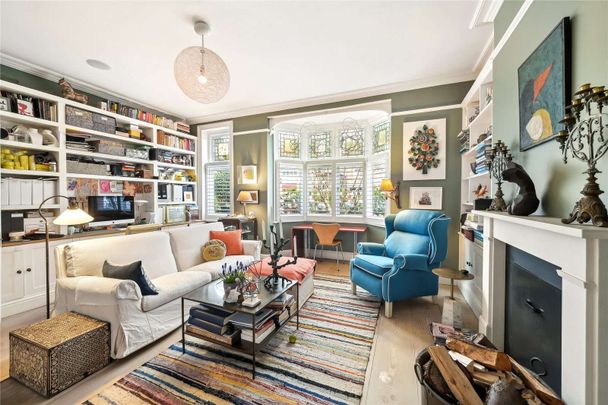 A stunning five bedroom semi detached house in the sought after Bedford Park area of Chiswick. - Photo 1