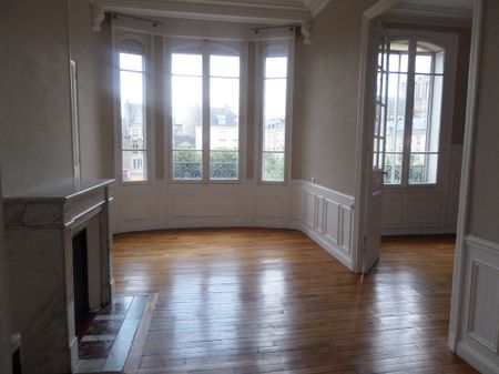 APPARTEMENT REIMS, Place du Forum - Photo 4