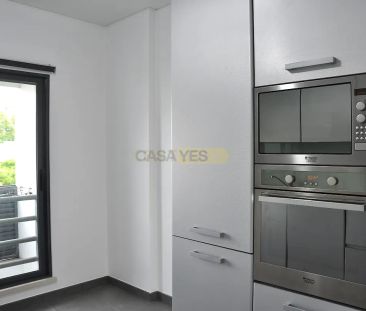 Apartment T2 in Laranjeiro e Feijó, Almada - Photo 1