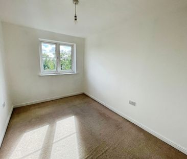 Carver Close, Swindon - Photo 5