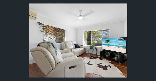 WALK TO BEACH, RESTAURANTS & SHOPS - Photo 1