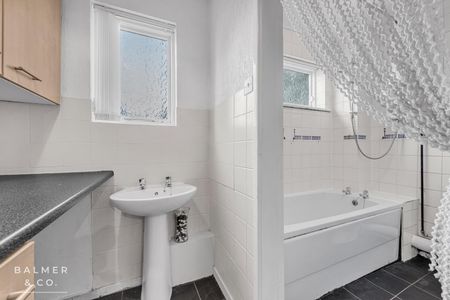 Heron Drive, Audenshaw, M34 - Photo 5