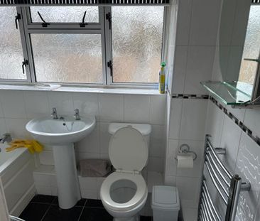 3 bedroom terraced house to rent - Photo 4