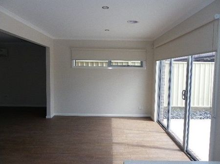 Townhouse Nestled In A Quiet Court - Photo 4