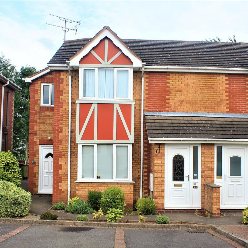 2 BEDROOM Flat - Photo 1