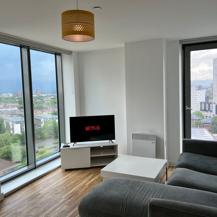 2 Bed Flat, Michigan Avenue, M50 - Photo 1