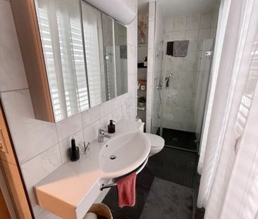 Grosszügige 3.5-Zimmer-Wohnung mit Gartensitzplatz in ruhiger Wohnlage - Photo 6