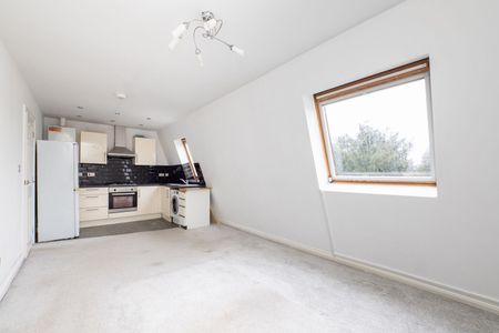 London Road, Cheam, SM3 - Photo 4