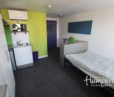 Studio to rent - Photo 3
