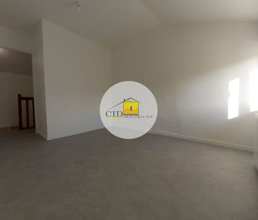 Location Appartement 3 pièces 63m² ST BONNET DE MURE 69720 - Photo 3