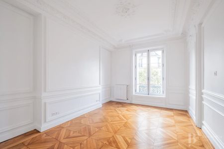 Rental Apartment Paris 8th Faubourg-du-Roule - Photo 2