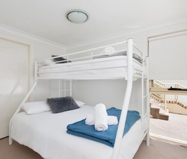 Fully furnished three-bedroom apartment right opposite the beach - Photo 3