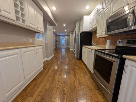 For Lease - 86 Asquith Avenue Unit# Main, Toronto, Ontario - Photo 3