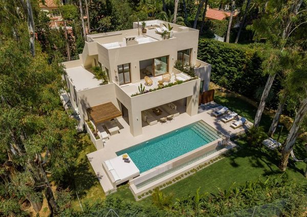 Luxury Villa for rent in Marbella Del Este, Spain