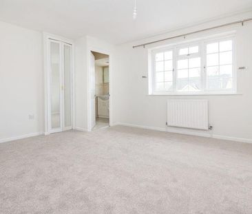 4 bedroom detached house to rent - Photo 6