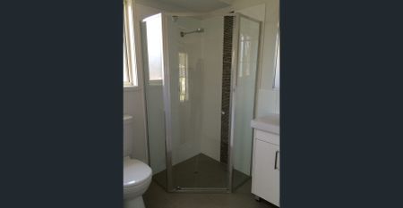 Spacious well maintained family home - Photo 3