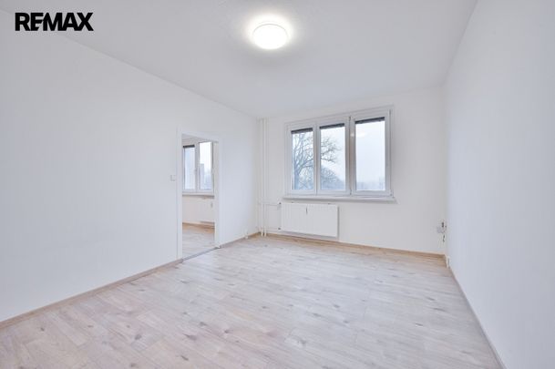 Pronájem bytu 1+1 38 m² - Photo 1