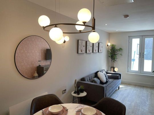 1 bedroom in a house share to rent - Photo 1