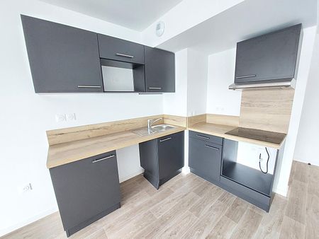 location Appartement T4 DE 84.4m² À POITIERS - Photo 4