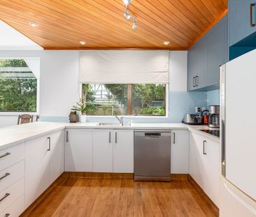 31 Shackle Lane, Whitby - Photo 1