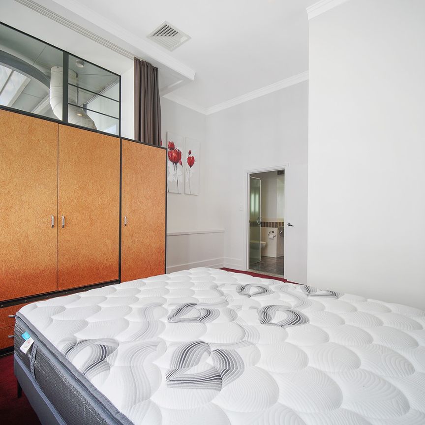 4.5 Star Hotel, Top Floor Fully Furnished Apartment - Photo 1