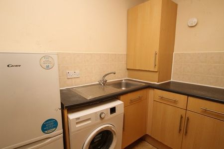 Hamiltonhill Gardens, Glasgow, G22 - Photo 2